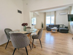 2BDRM Peaceful Escape with Free Parking